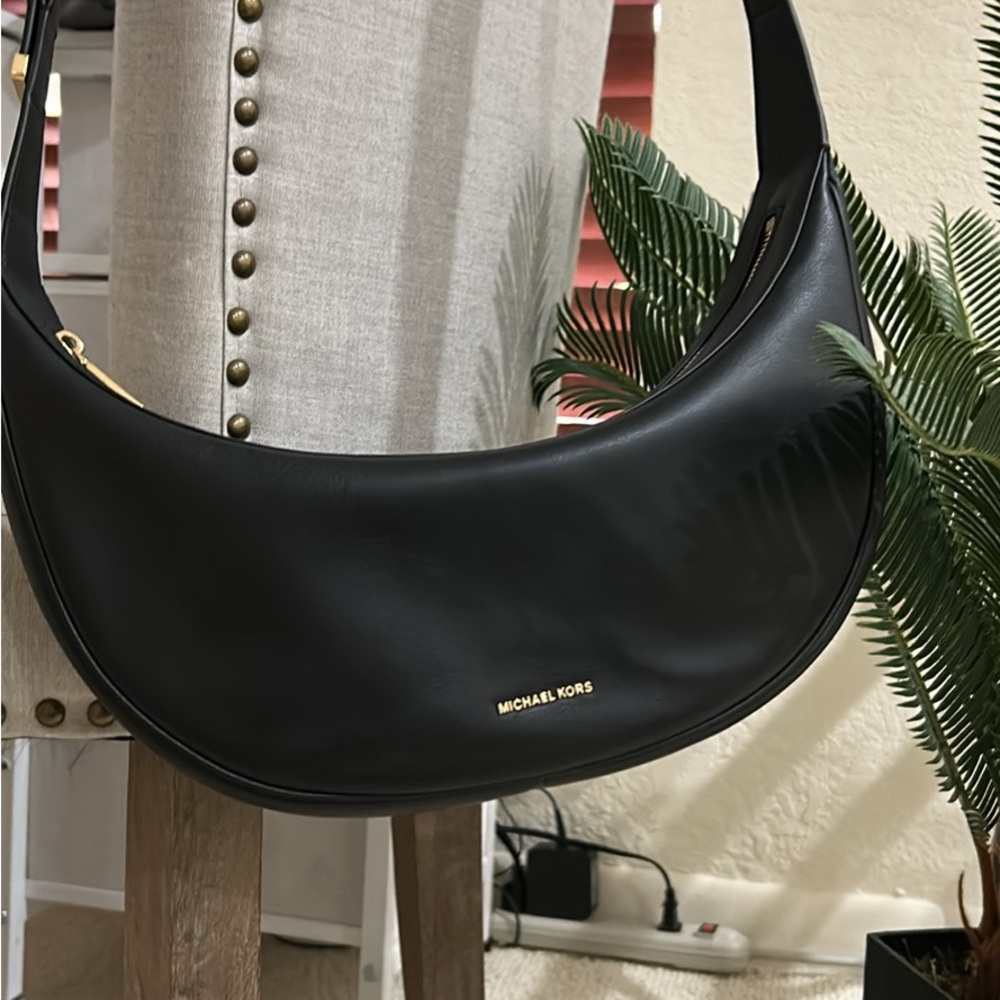 New Michael Kors Black Crossbody Shoulder Bag-Great Travel Bag!